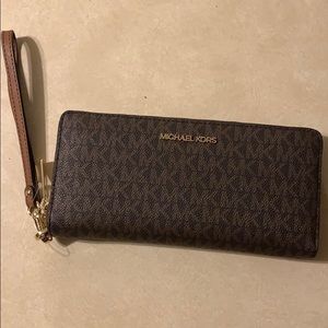 Michael Kors continental wallet
